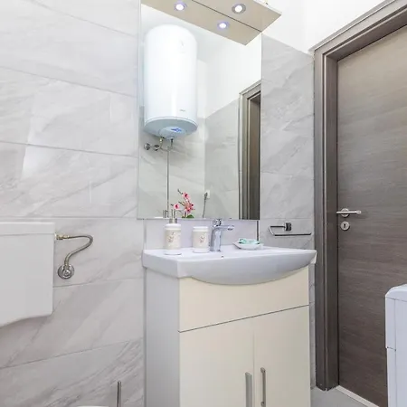 Apartment Ema Zadar